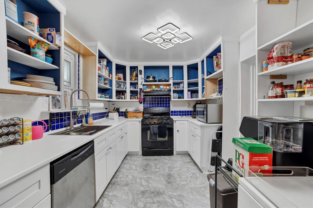 1 of 38 - 543 Terrace Avenue, Mount Vernon, NY
