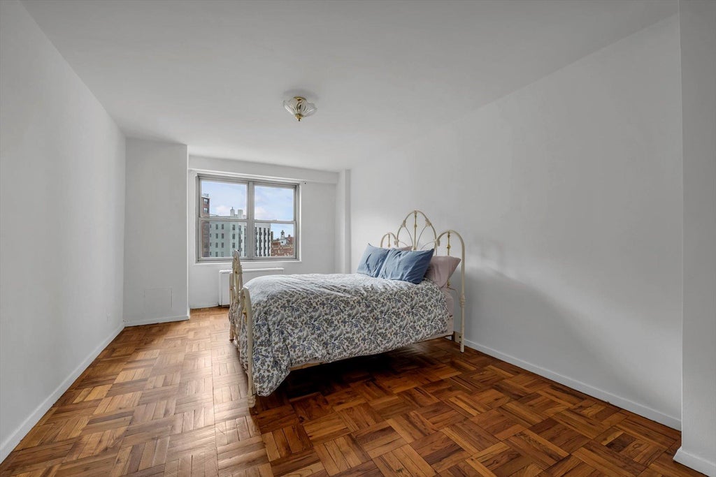 11 of 16 - 125-10 Queens Boulevard # 916, Kew Gardens, NY