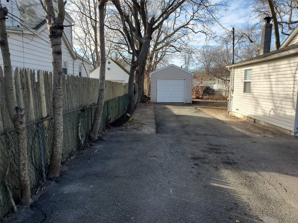 17 of 18 - 88 Woodside Road, Mastic Beach, NY