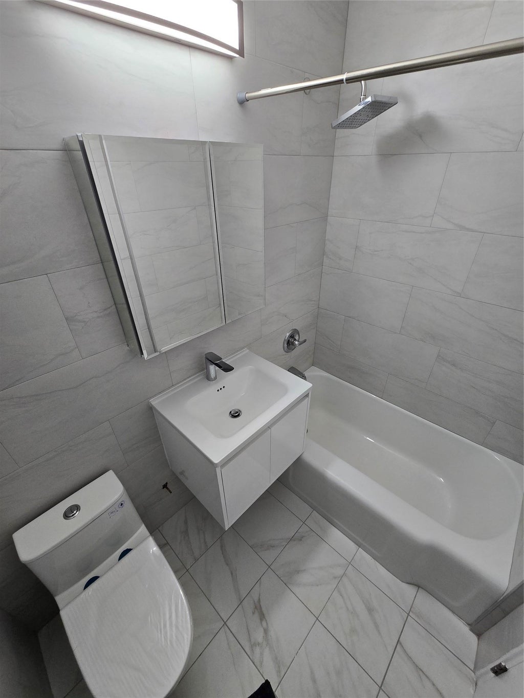 8 of 12 - 99-52 66 Road 1f, Rego Park, NY