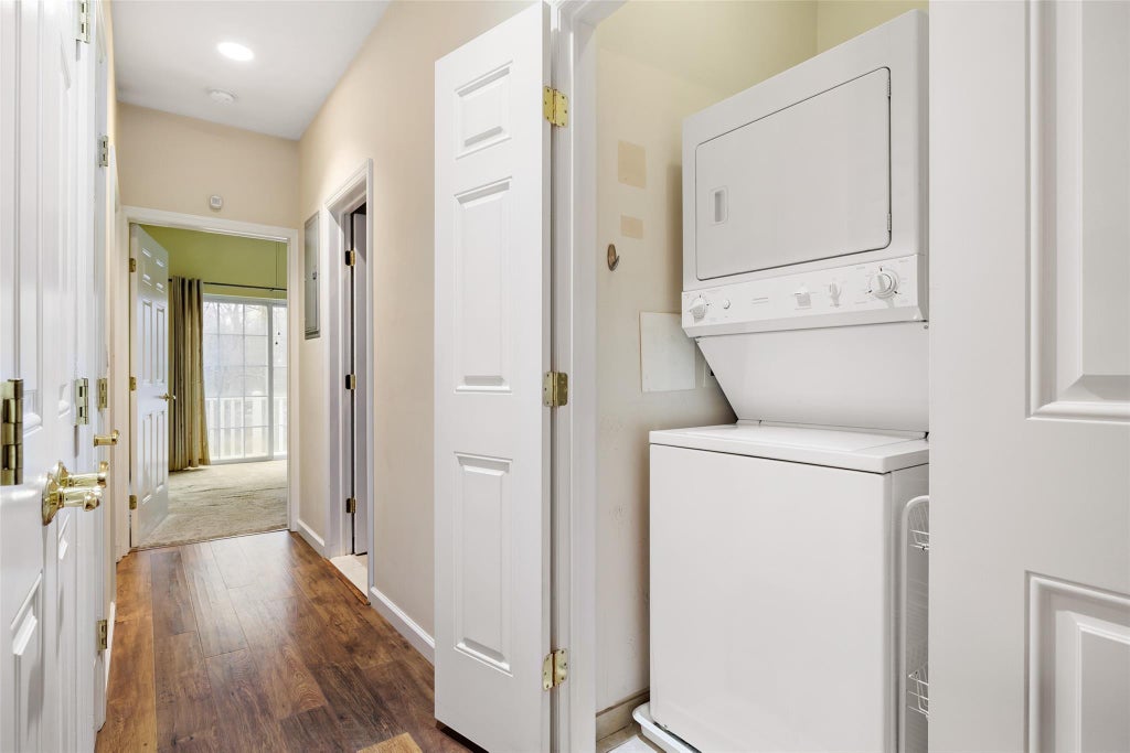 14 of 22 - 161 Spring Drive, East Meadow, NY
