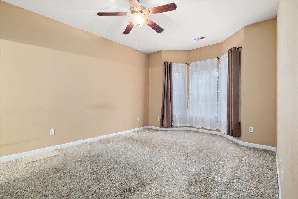16 of 22 - 161 Spring Drive, East Meadow, NY
