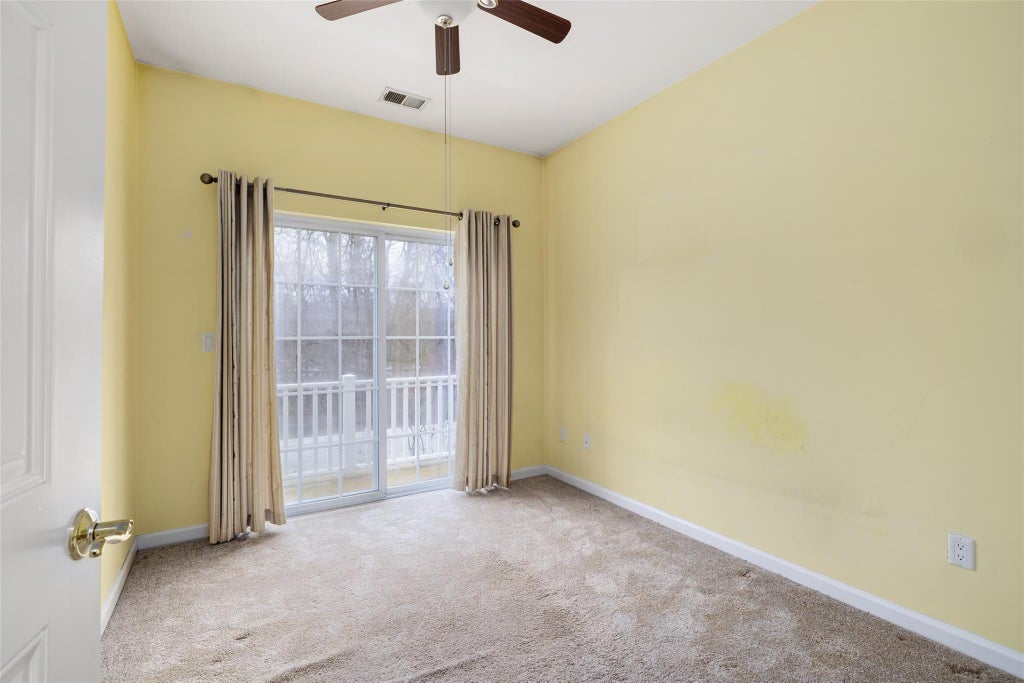 19 of 22 - 161 Spring Drive, East Meadow, NY