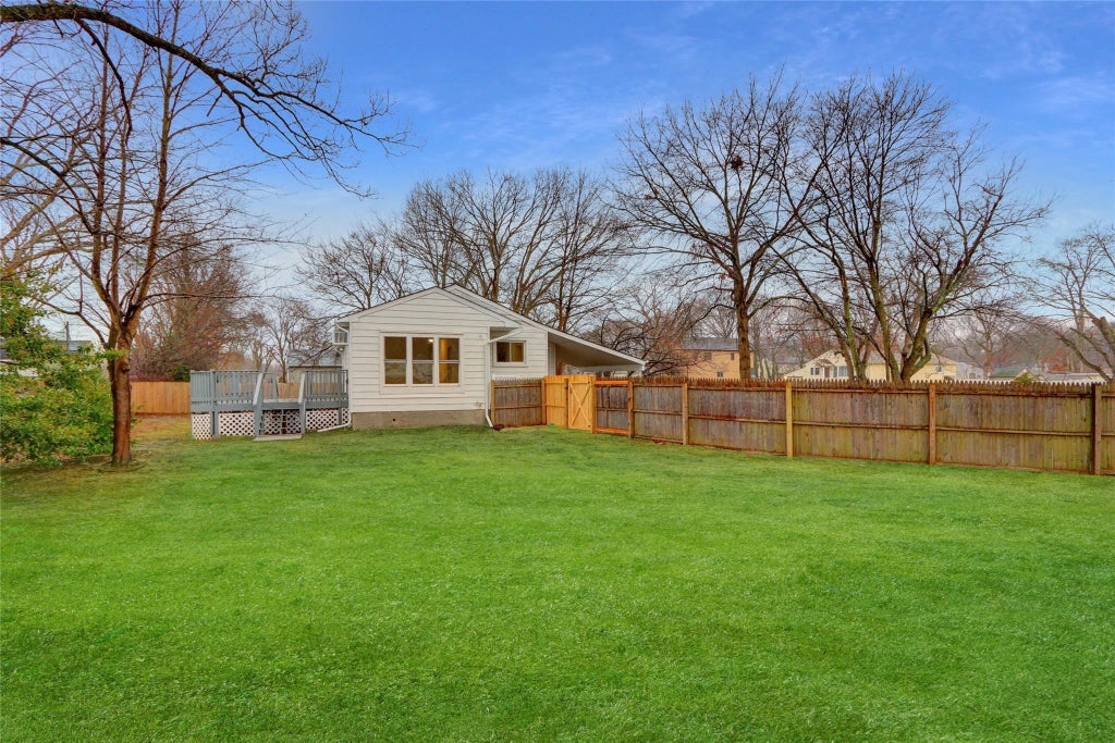 15 of 19 - 21 Chimney Lane, Bay Shore, NY