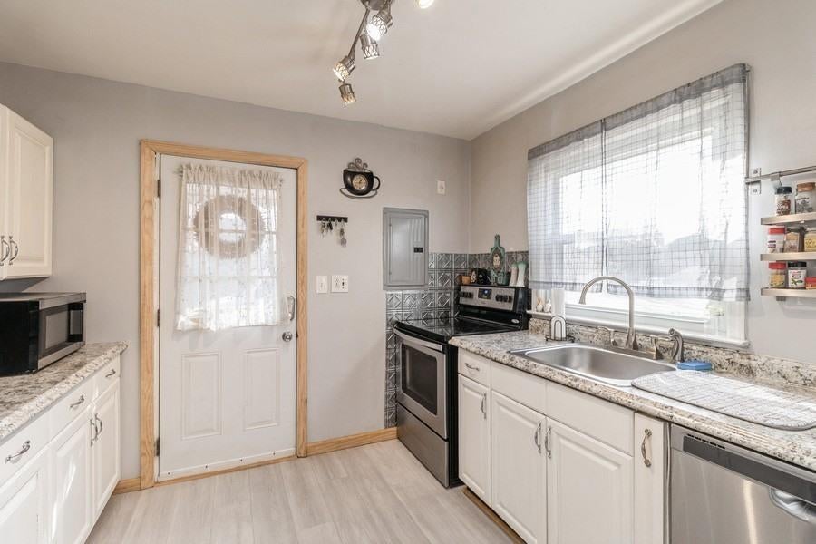 8 of 15 - 255 Mckinley Drive, Mastic Beach, NY