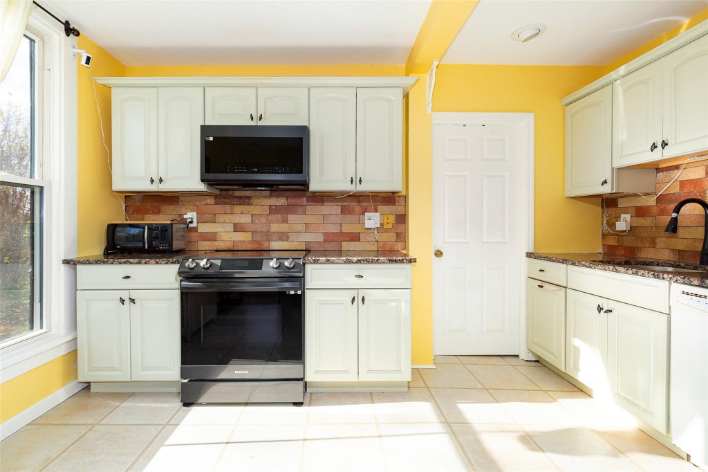 13 of 40 - 1 Andrews Place, Wappingers Falls, NY