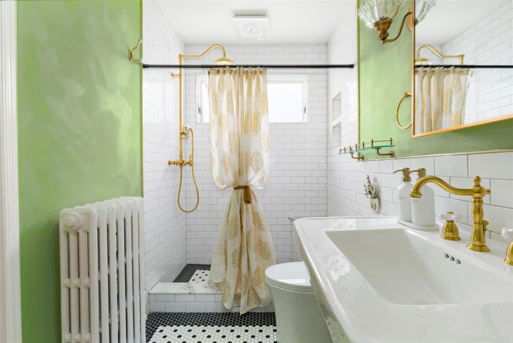 17 of 40 - 1 Andrews Place, Wappingers Falls, NY