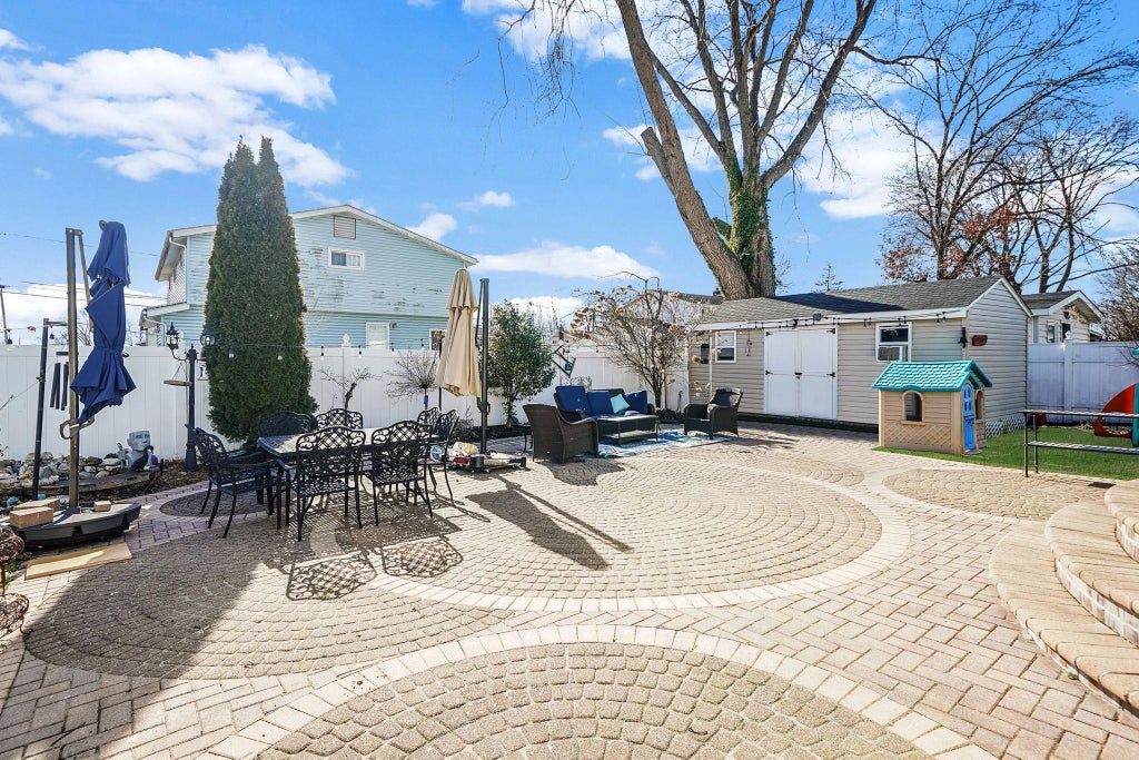 10 of 40 - Undisclosed, Brentwood, NY