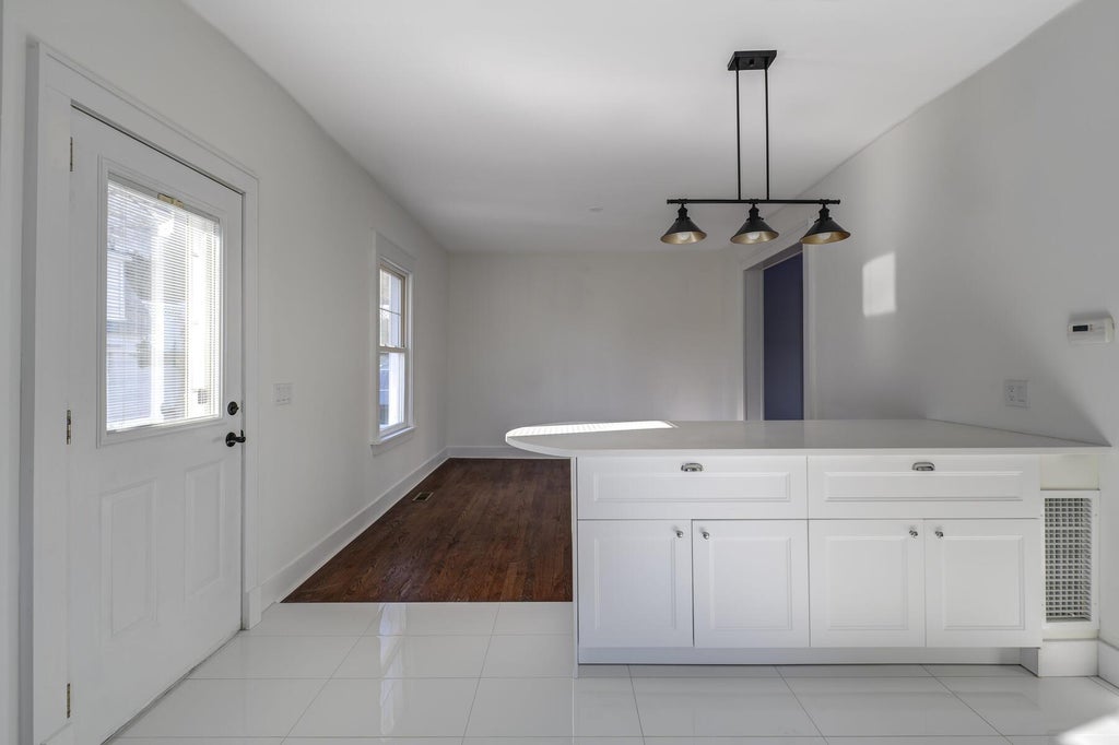 14 of 33 - 27 Locust Lane, Oyster Bay, NY