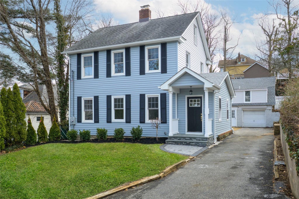 1 of 33 - 27 Locust Lane, Oyster Bay, NY