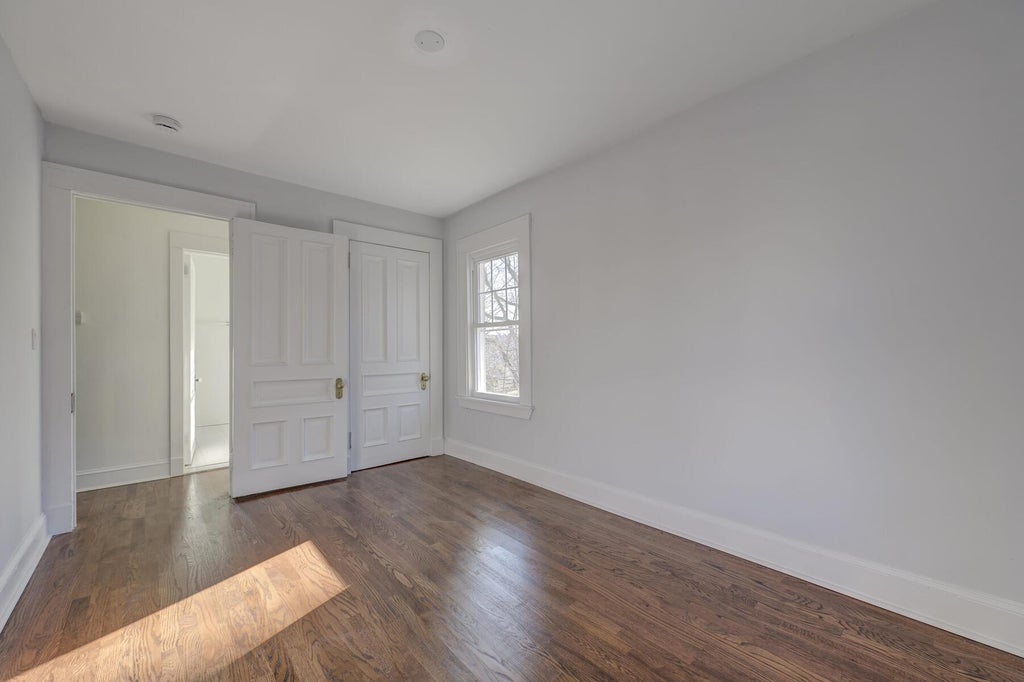 19 of 33 - 27 Locust Lane, Oyster Bay, NY