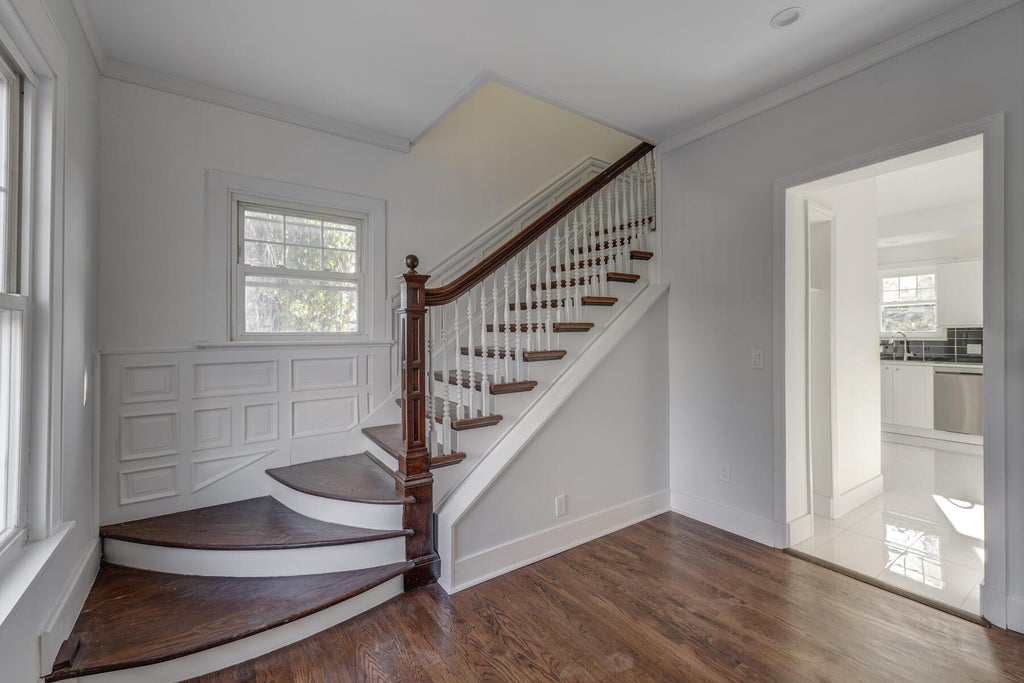 5 of 33 - 27 Locust Lane, Oyster Bay, NY