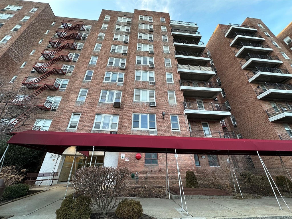 1 of 26 - 245 Rumsey Road 7x, Yonkers, NY