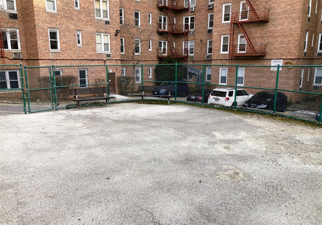 25 of 26 - 245 Rumsey Road 7x, Yonkers, NY
