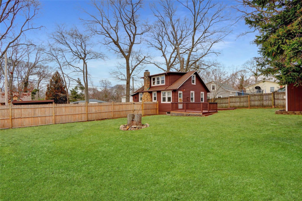 18 of 21 - 94 Upton Drive, Sound Beach, NY