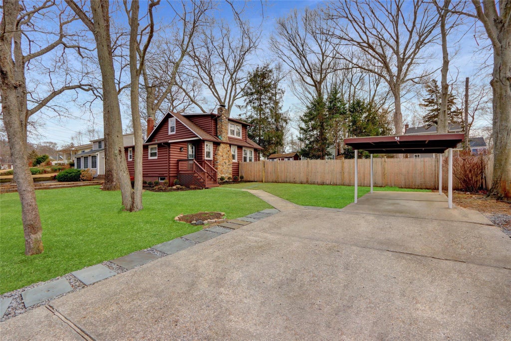 2 of 21 - 94 Upton Drive, Sound Beach, NY