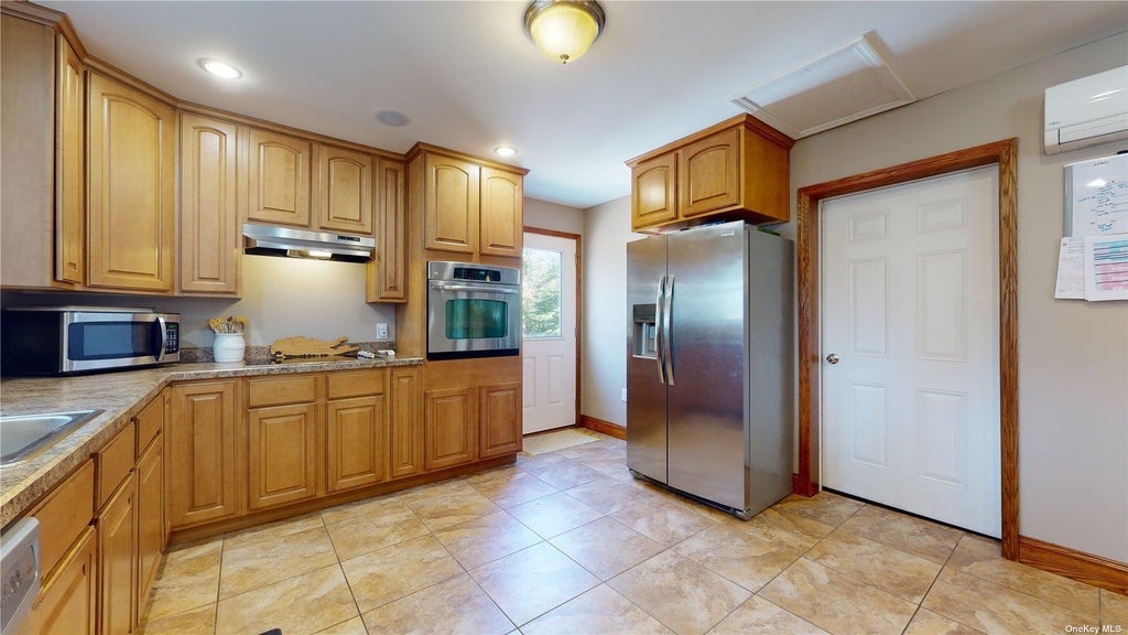 4 of 24 - 5 Southwind Road, Remsenburg, NY