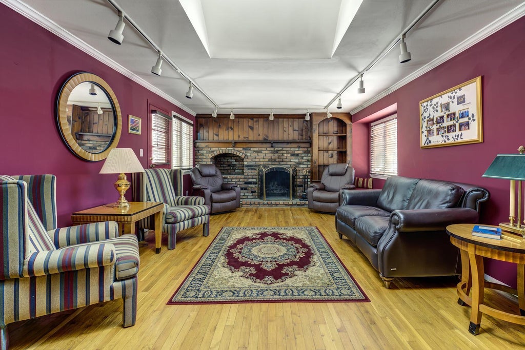 9 of 17 - 9 Shaker Ridge Lane, East Northport, NY