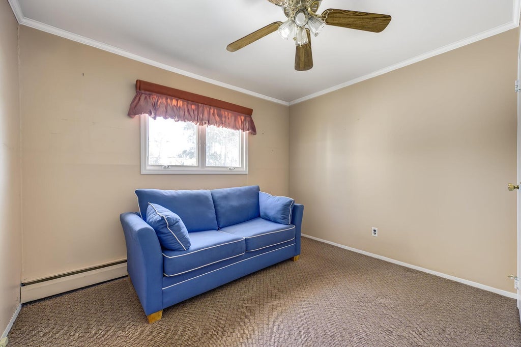 13 of 17 - 9 Shaker Ridge Lane, East Northport, NY