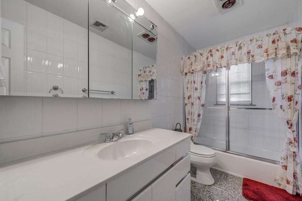 14 of 17 - 9 Shaker Ridge Lane, East Northport, NY
