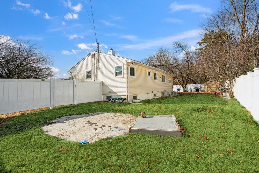 24 of 28 - 181 Elm Drive, Bay Shore, NY