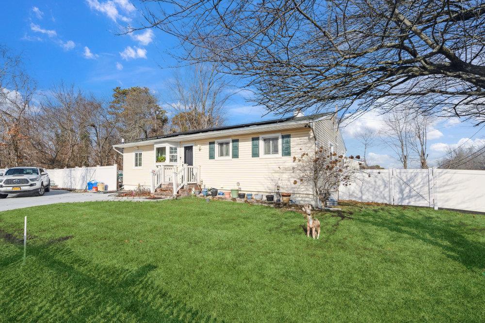 3 of 28 - 181 Elm Drive, Bay Shore, NY