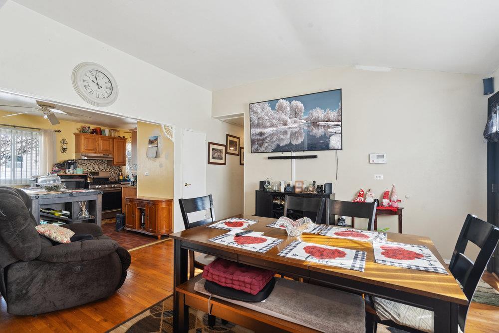 8 of 28 - 181 Elm Drive, Bay Shore, NY