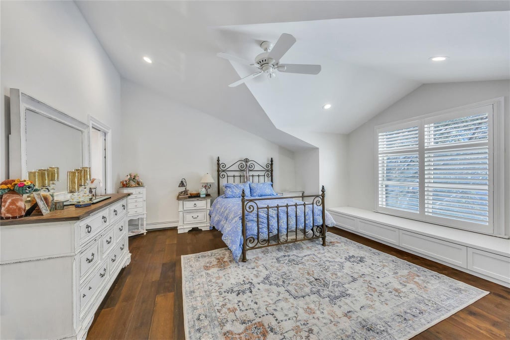25 of 41 - 16 Walnut Drive, Shoreham, NY