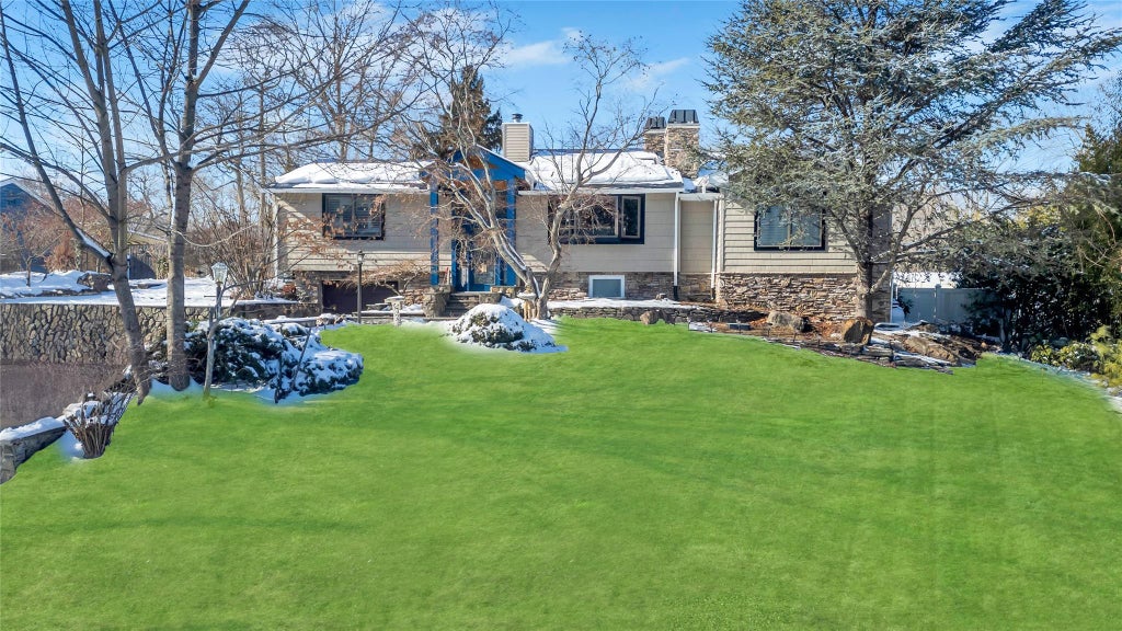 36 of 41 - 16 Walnut Drive, Shoreham, NY