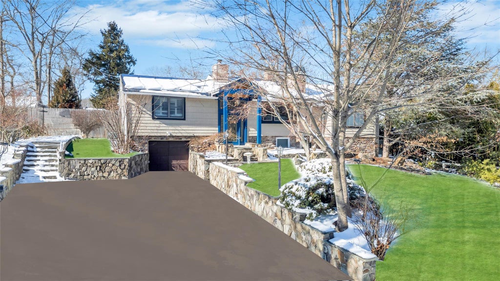 37 of 41 - 16 Walnut Drive, Shoreham, NY