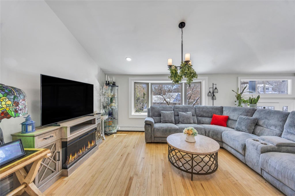 3 of 41 - 16 Walnut Drive, Shoreham, NY