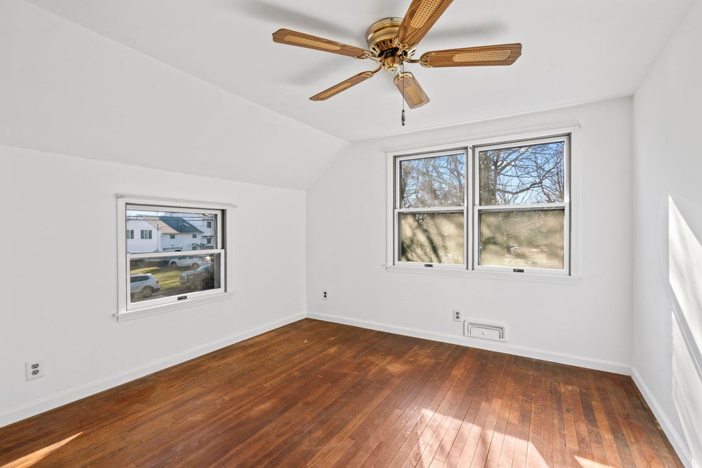 10 of 17 - 20 Nursery Road, Melville, NY