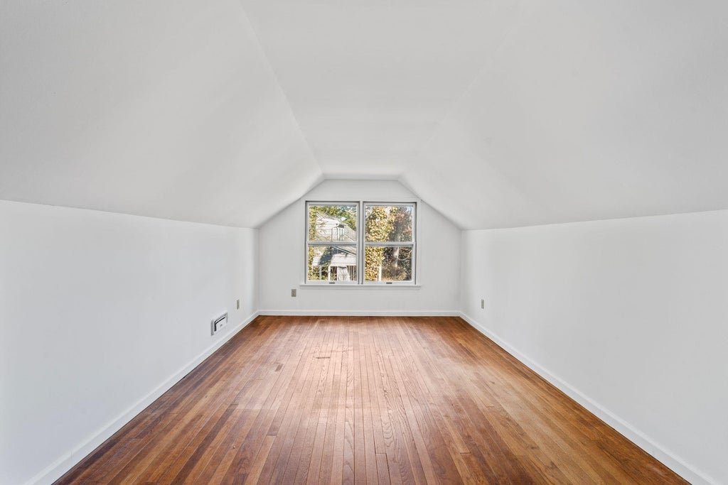 12 of 17 - 20 Nursery Road, Melville, NY