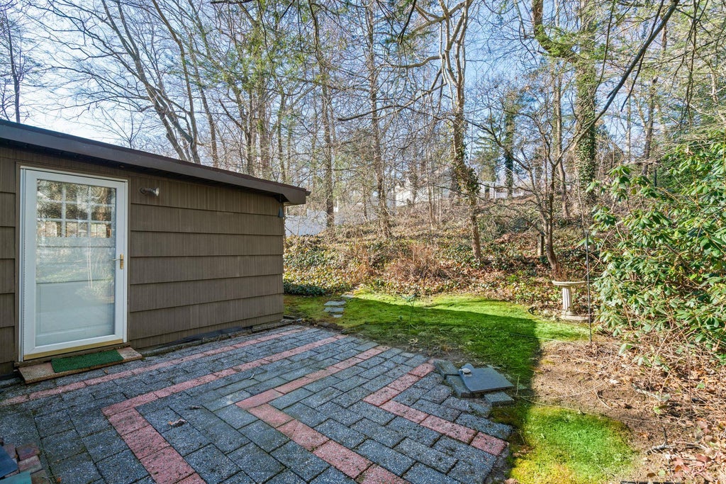 15 of 17 - 20 Nursery Road, Melville, NY
