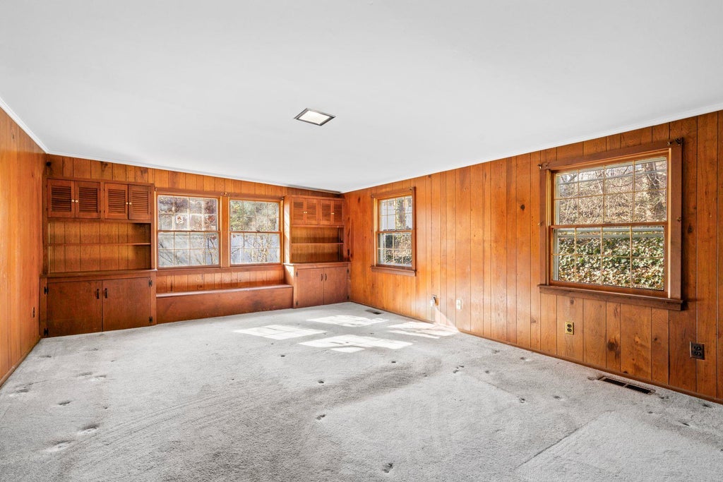 4 of 17 - 20 Nursery Road, Melville, NY