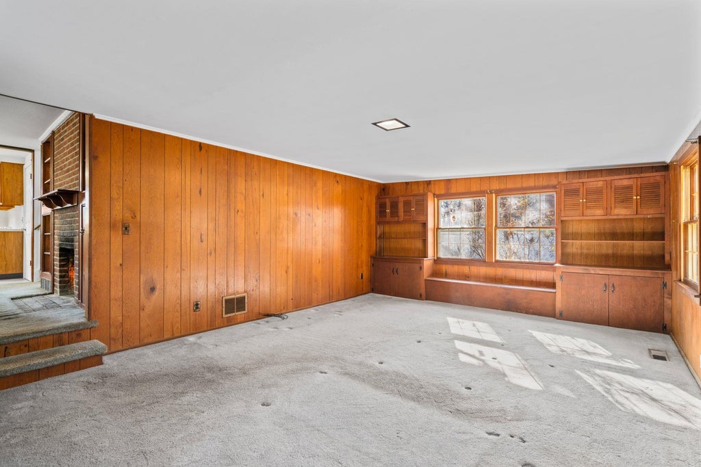 5 of 17 - 20 Nursery Road, Melville, NY