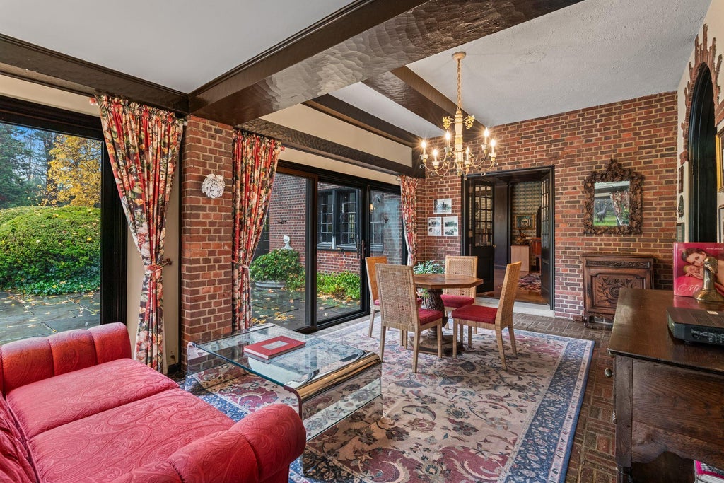 10 of 31 - 95 Piping Rock Road, Locust Valley, NY