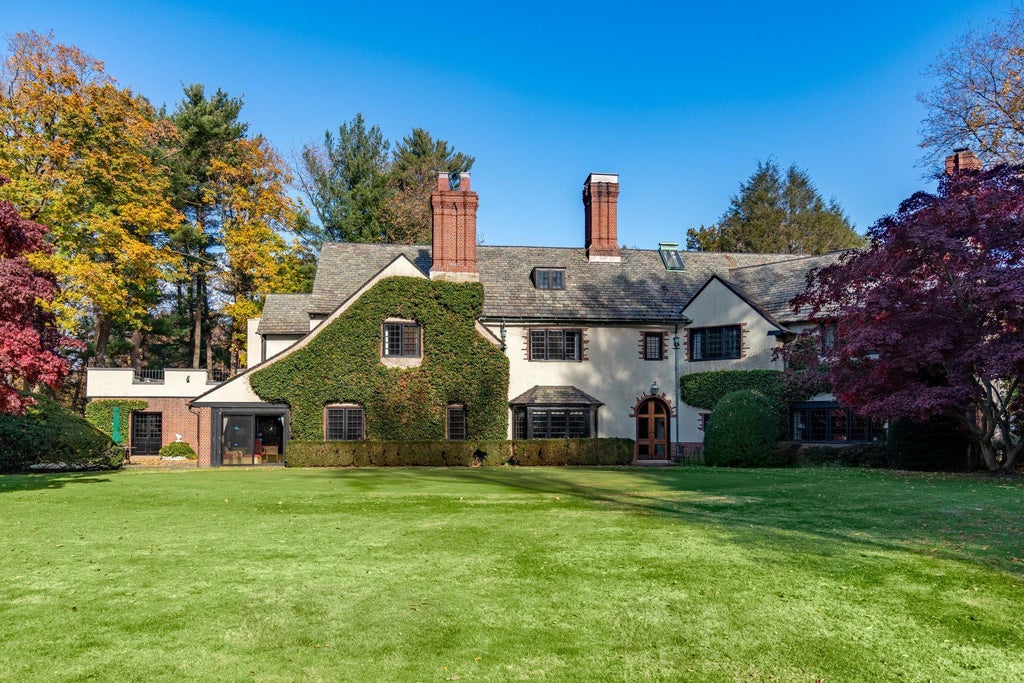 27 of 31 - 95 Piping Rock Road, Locust Valley, NY