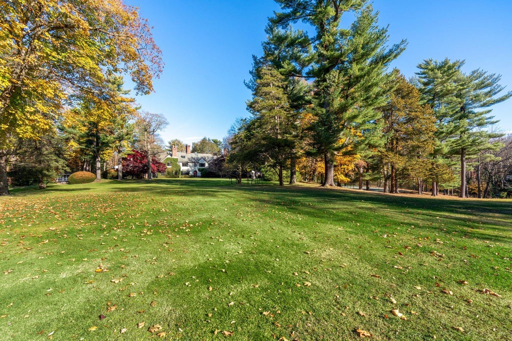 28 of 31 - 95 Piping Rock Road, Locust Valley, NY