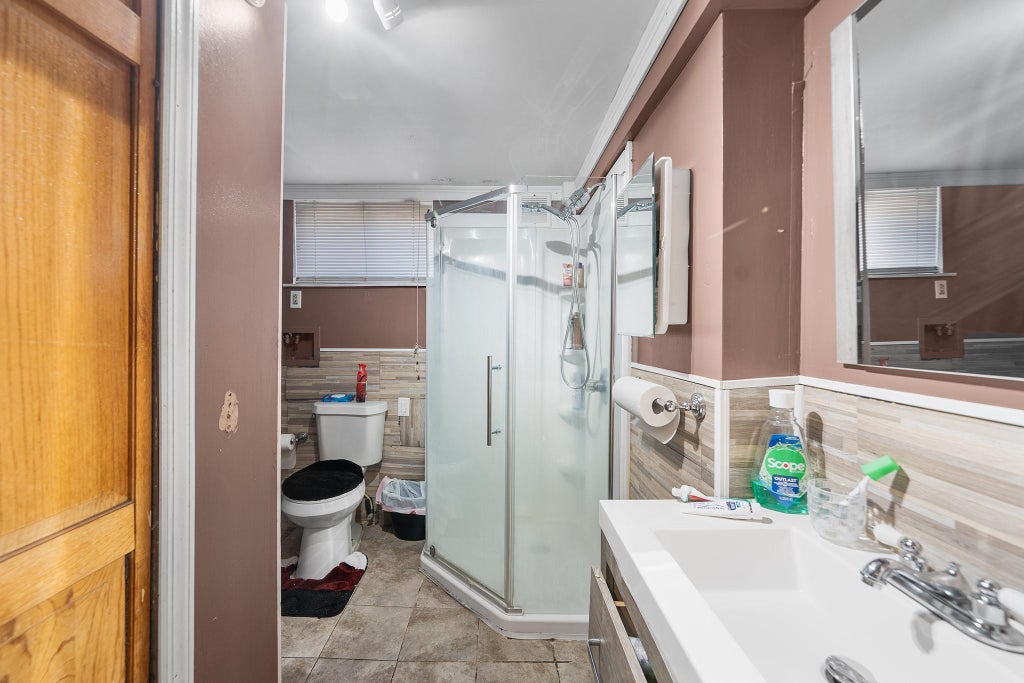 15 of 26 - 1695 Thompson Drive, Bay Shore, NY