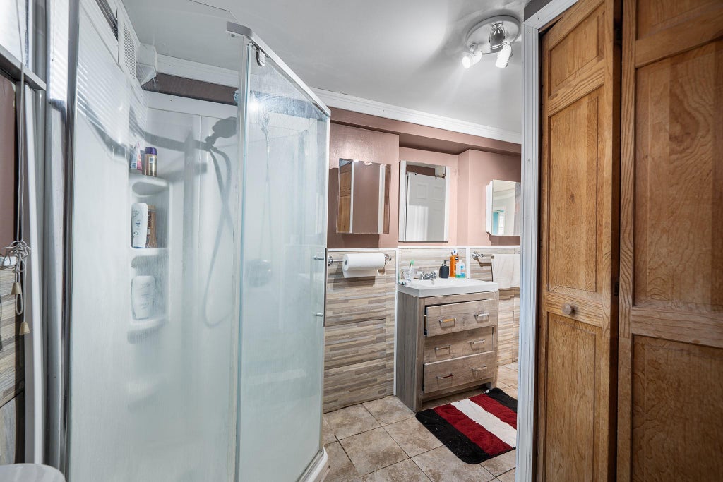 16 of 26 - 1695 Thompson Drive, Bay Shore, NY