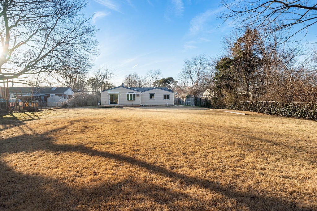 25 of 26 - 1695 Thompson Drive, Bay Shore, NY