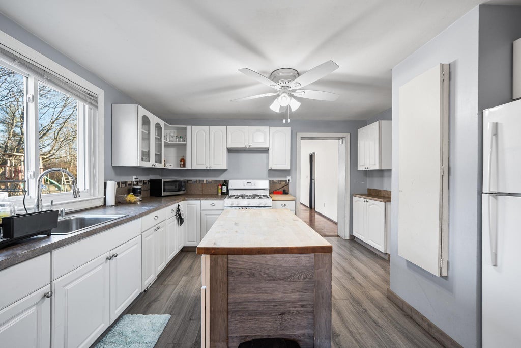 7 of 26 - 1695 Thompson Drive, Bay Shore, NY