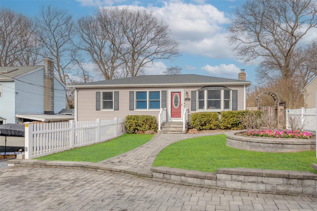 1 of 42 - 81 Queen Drive, Sound Beach, NY