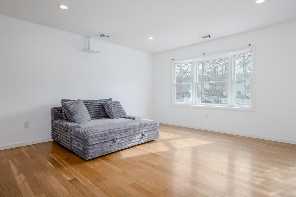 13 of 42 - 81 Queen Drive, Sound Beach, NY