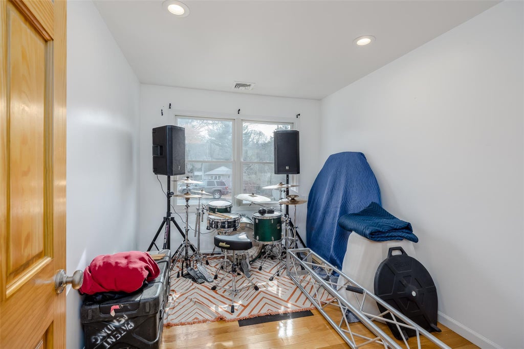 21 of 42 - 81 Queen Drive, Sound Beach, NY