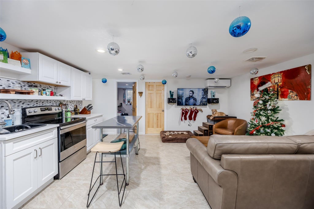 30 of 42 - 81 Queen Drive, Sound Beach, NY