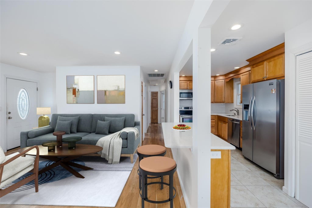 6 of 42 - 81 Queen Drive, Sound Beach, NY