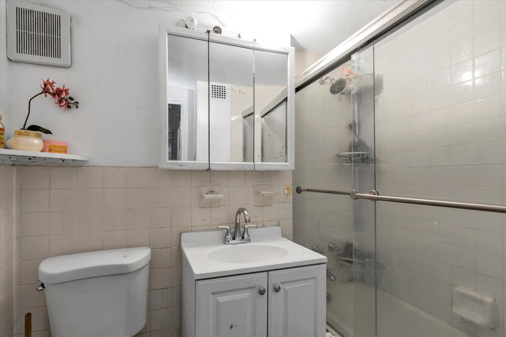 10 of 14 - 97-40 62nd Drive # 1f, Rego Park, NY