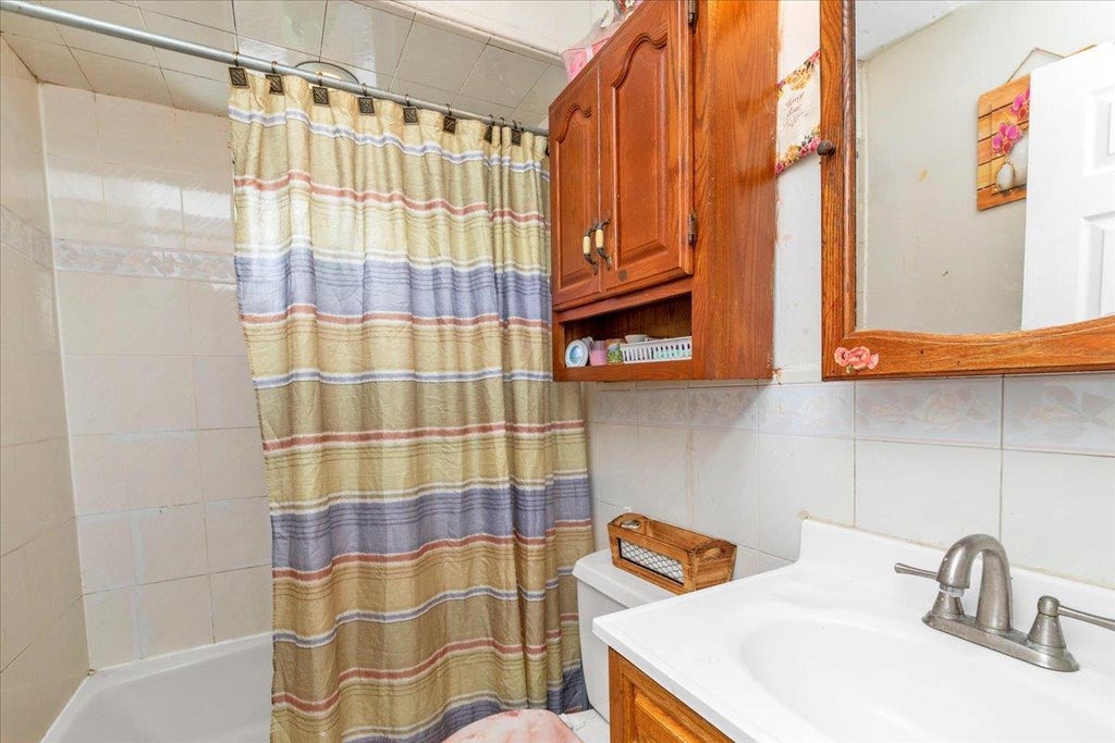 11 of 16 - 579 Keller Avenue, Elmont, NY